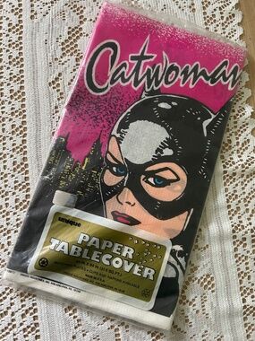 Vintage Cat Woman Paper TableCover 1992 DC Comics 54x84 Tablecover Catwoman 1992